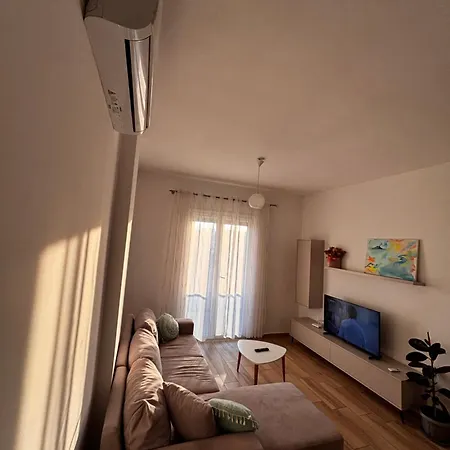 Apartment Jon's Tirana