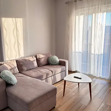 Jon's Tirana